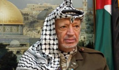 الاحتلال يدمر نصبًا تذكاريًا لـ«ياسر عرفات»  في مخيم طولكرم 