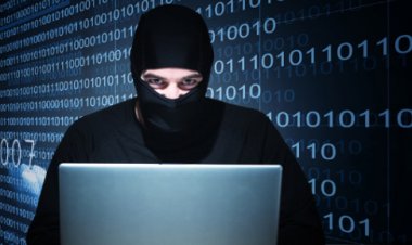 خبير أمن معلومات يكشف عن مخاطر في تطبيقات غير معلومة المصدر