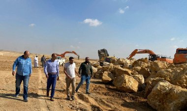 4800 فدان بالقاهرة الجديدة.. وزير الإسكان يُتابع بدء أعمال طرق جديدة بمنطقة مثلث الأمل
