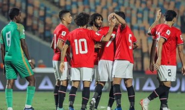 منتخب مصر بالقميص الأحمر وسيراليون بالأزرق في تصفيات المونديال