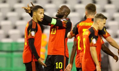 لوكاكو يتألق ويقود بلجيكا لصدارة المجموعة السادسة