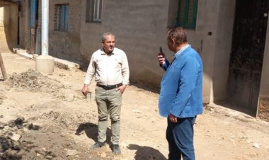 استجابة لشكاوى المواطنين.. آليات وحلول عاجلة لشبكات الصرف الصحي بمركزين في المنيا