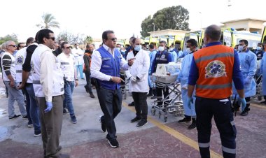 وزير الصحة يتابع استقبال الأطفال الفلسطنيين المبتسيرين وإجراءات نقلهم بسيارات الإسعاف المجهزة
