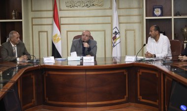 محافظ بنى سويف يجتمع بأعضاء مجلس إدارة صندوق الإسكان الاقتصادى