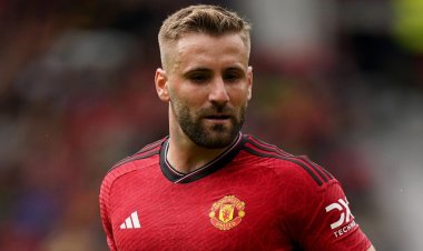 قبل مواجهة إيفرتون.. «لوك شو» يعود إلى مران مانشستر يونايتد