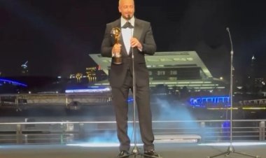 سعد لمجرد يهدي تكريمه من مهرجان ضيافة لوالديه وملك المغرب