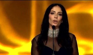 منى زكي أثناء تكريمها بمهرجان «ضيافة»: اتعلمت الإنسانية وفيه حاجة اتكسرت جوانا بعد أحداث غزة