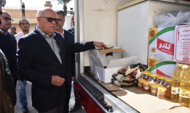 محافظ بورسعيد يتفقد المنافذ المتنقلة لمبادرة تخفيض الأسعار