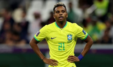 بسبب مشادته مع ميسي.. رودريجو يصدر بيانًا رسميًا بعد تعرضه للعنصرية