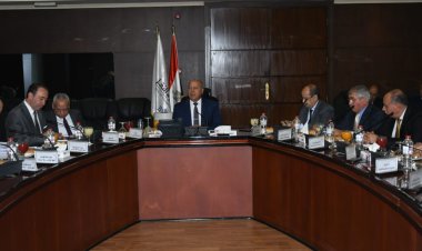 وزير النقل يرأس الجمعيات العامة العادية لعدد 4 شركات تابعة للقابضة للنقل البحري والبري