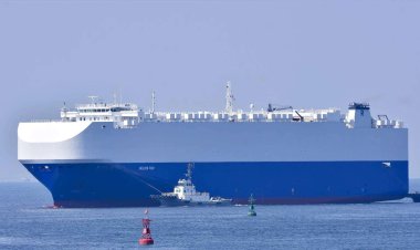 سفينة شحن إسرائيلية تتعرض لهجوم في المحيط الهندي