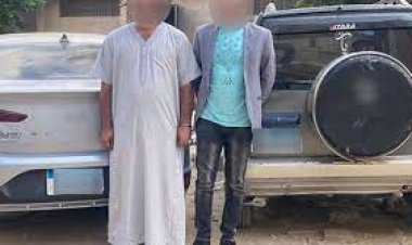 القبض على نقاشين بتهمة سرقة سيارة بالتجمع