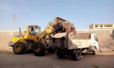 حملات مكثفة للنظافة ودعم منظومة الإنارة العامة في 6 مراكز بالمنيا