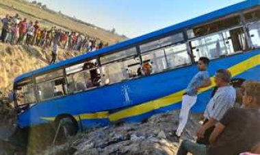 إصابة سائق إثر حاث انقلاب أتوبيس نقل عام فى المنصورة بالدقهلية