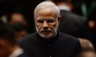 عاجل| رئيس الوزراء الهندي يشارك بطلعات جوية ويقود طائرة حربية