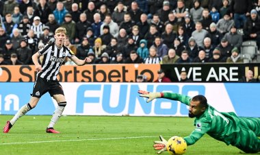 نيوكاسل يسحق تشلسي برباعية في الدوري الإنجليزي