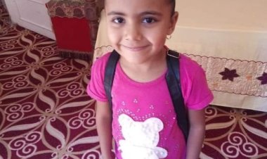 المئات يودعون جثمان الطفلة «ملك» ضحية جارتها «الشيطانة» بالشرقية