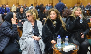 يسرا وبوسي وسهير رمزي يقدمن واجب العزاء في شقيق شريف رمزي