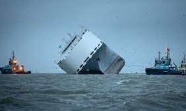 غرق سفينة شحن تحمل علم جزر القمر قبالة سواحل جزيرة ليسبوس