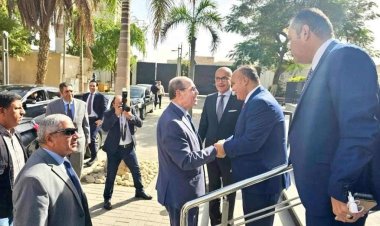 رئيس النيابة الإدارية يزور جامعة عين شمس