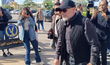 «لم يظهروا بجنازات كثيرا».. توافد نجوم الفن على جنازة طارق عبد العزيز