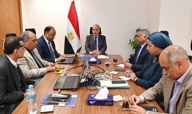 وزير الري يتابع مراجعة وتطوير الخطة القومية للموارد المائية لتمتد لعام ٢٠٥٠