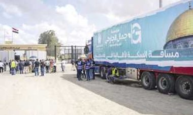 تواصل إدخال شاحنات المساعدات لقطاع غزة منذ صباح اليوم الثلاثاء