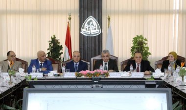 محافظ الشرقية يُشارك اجتماع مجلس جامعة الزقازيق.. ويؤكد أن المشاركة في الانتخابات الرئاسية واجب وطني