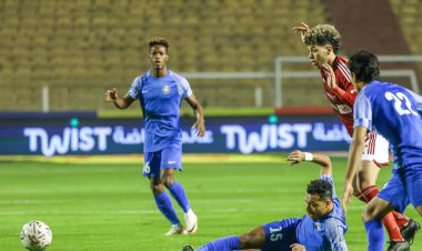 الأهلي يتعادل مع سموحة ويُفرط في صدارة الدوري لصالح بيراميدز