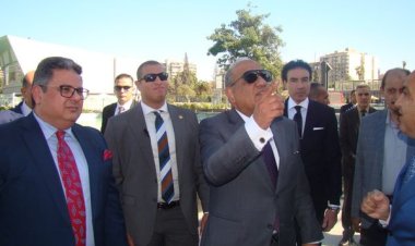 وزير قطاع الأعمال العام يستعرض خطة التطوير في زيارة مفاجئة لشركة مصر الجديدة للإسكان والتعمير