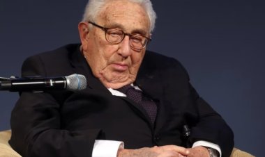 عاجل.. وفاة وزير الخارجية الأمريكي الأسبق هنري كيسنجر عن عمر يناهز 100 عام
