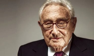 ثعلب السياسة الأمريكية.. كيسنجر مهندس اتفاقية كامب ديفيد بين مصر وإسرائيل