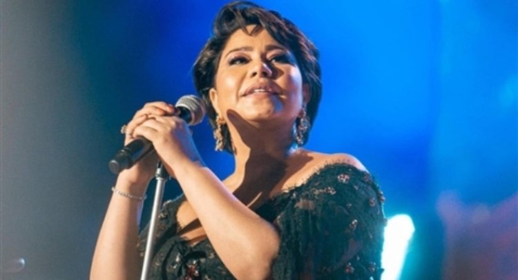 شيرين عبد الوهاب تؤجل حفلها في الكويت تضامنا مع الشعب الفلسطيني
