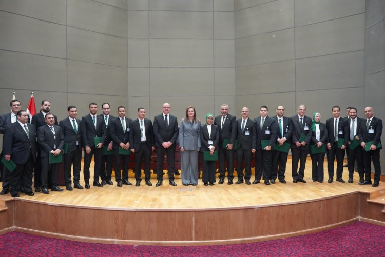وزيرة التخطيط  تترأس اجتماع مجلس إدارة بنك الاستثمار القومي