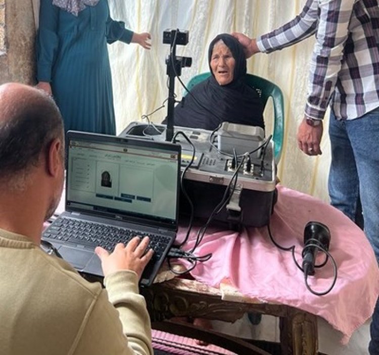 أكبر معمرة بالشرقية.. الداخلية تستجيب وتستخرج لها بطاقة الرقم القومي في منزلها
