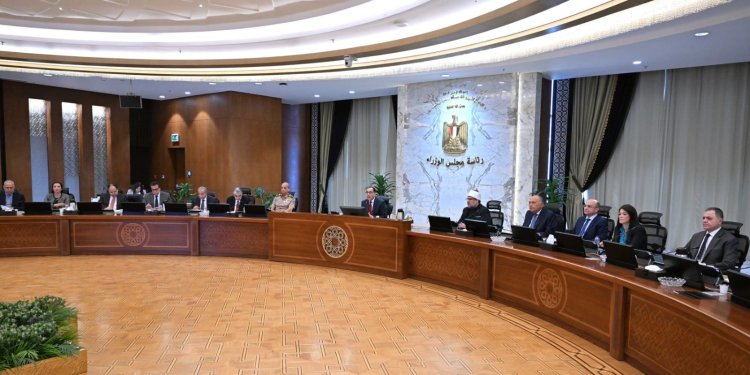 «أطفال مبتسرين».. نقل ٣٥ طفلاً من مستشفيات غزة إلى المستشفيات المصرية