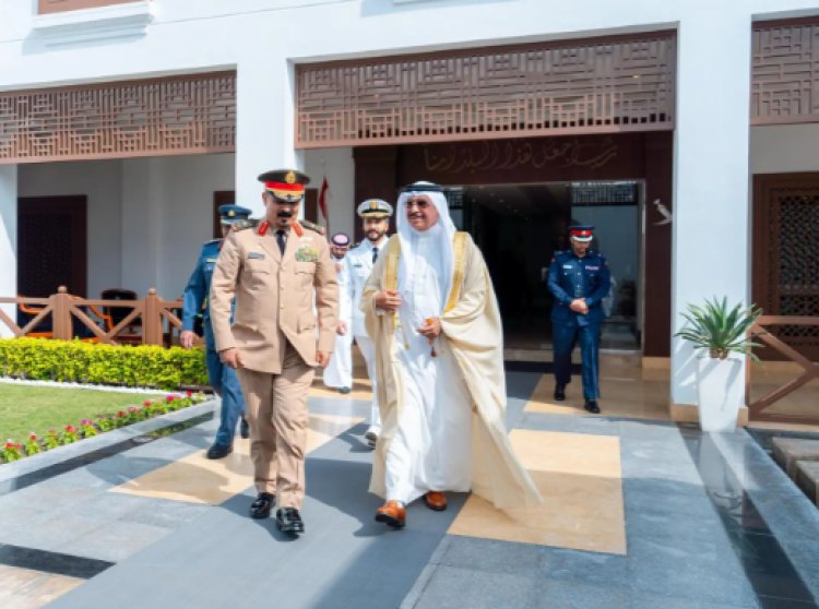 وزير الداخلية البحريني يستقبل أمين التحالف الإسلامي العسكري