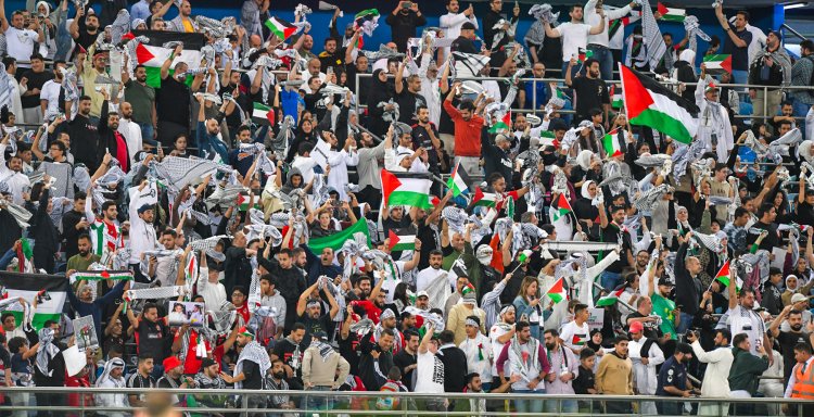 في الدقيقة «7».. الجماهير تهتف بقوة لفلسطين خلال مواجهة أستراليا في تصفيات كأس العالم | فيديو