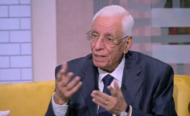 حسام موافي: ممنوع طبيًا واحد ينام 8 ساعات متصلة