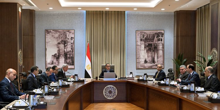 مدبولي: تحقيق الانتشار لصيدليات «إسعاف ٢٤» يتسق مع حرص الدولة على النهوض بالخدمات الطبية