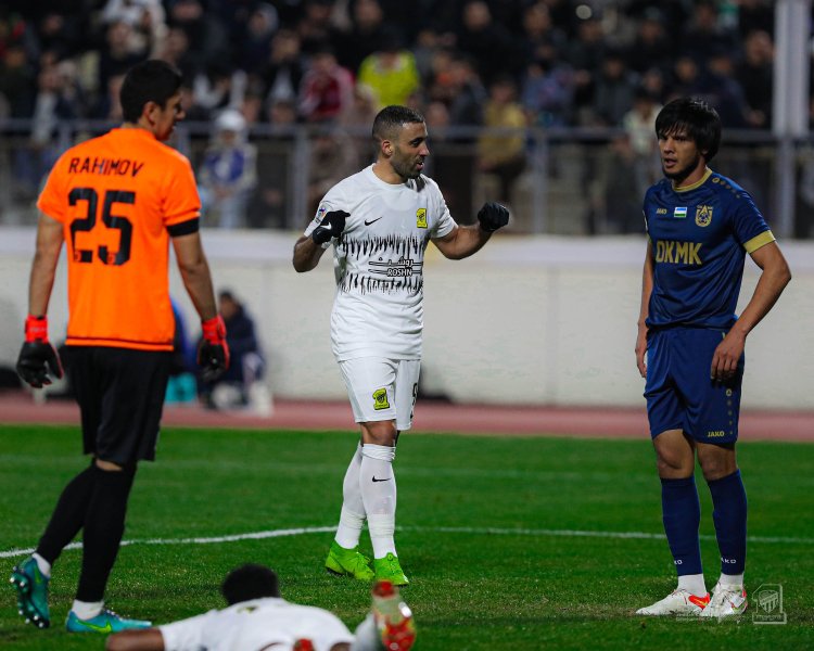 «حمدالله» يهدي جاياردو فوزه الأول مع اتحاد جدة في دوري الأبطال