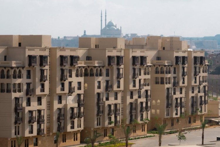 مساعد وزير الإسكان يتفقد سير العمل بمشروع تطوير «منطقة سور مجري العيون»