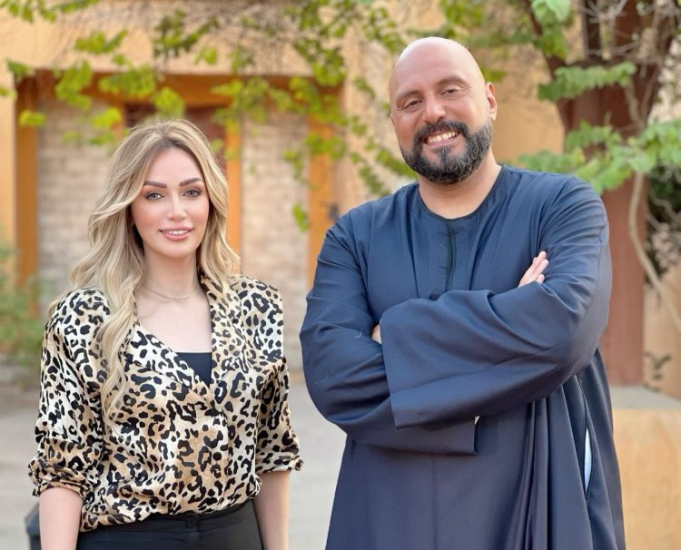  بالجلباب الصعيدي.. وليد فواز ضيف «سبوت لايت» مع شيرين سليمان 