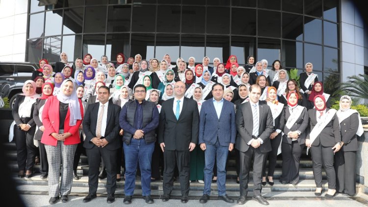 محافظ بني سويف يهنئ المتدربات لاجتيازهم الدورة التدريبية ضمن برنامج "المرأة تقود"