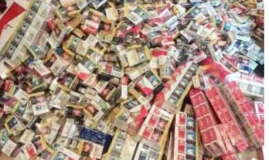 ضبط 1300 علبة سجائر قبل بيعها في السوق السوداء بالساحل