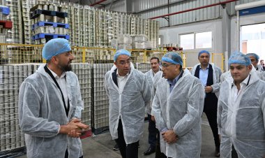 مدبولي يتفقد مصنع «ريتش لاند للصناعات الغذائية» بالسادات ويوجه بتوفير 20 ألف م2 لتوسعاته