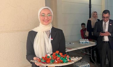 الانتخابات الرئاسية.. مصريون يوزعون «شيكولاتة وورد» على الناخبين في قطر