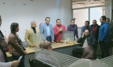 ٨٠٠ جنيه زيادة بالمرتبات.. نقيب الصحفيين يعلن تطورات أزمة الزملاء في "الوفد"