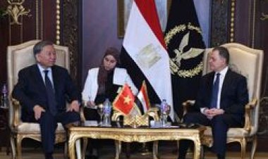وزير الأمن العام بفيتنام يبحث مع وزير الداخلية الاستفادة  بخبرات مكافحة الإرهاب والجرائم المنظمة