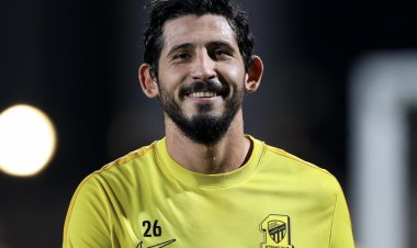 بعد عودته للتدريبات.. مدرب الاتحاد السعودي يكشف عن خطة عودة أحمد حجازي